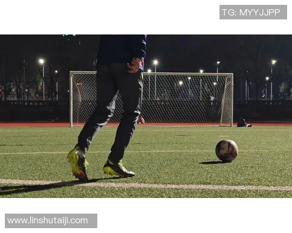 足球明星自我加练的秘密与坚持背后的故事揭秘